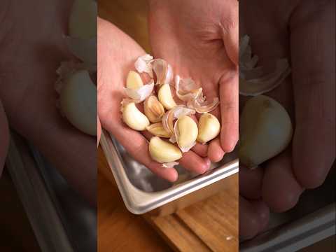 Garlic peeling hack? @IanKyo