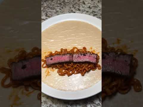 Spicy Noodles with Steak and Egg in Brown Rice Paper