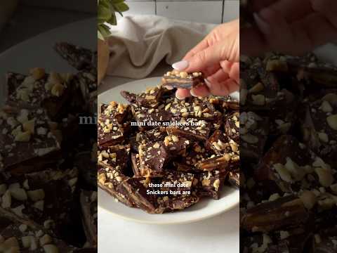 Mini Date Snickers Bars 🤎 recipe below!👇🏼 enjoy!! 😊