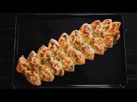 Cheesy Garlic Pull Apart Bread [No Loaf Pan]