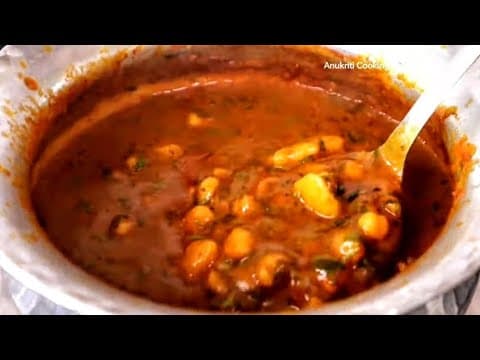 हलवाई स्टाइल भंडारे वाली पूरी आलू छोले की सब्जी