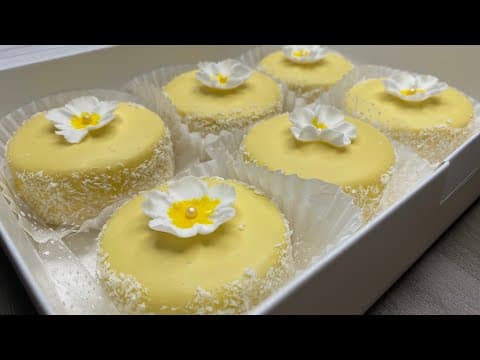 Petits gâteaux au chocolat blanc et noix de coco décorés de fleurs - Delicious North African dessert with medium difficulty. Perfect recipe converted from YouTube video to PDF format.