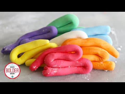 The Easiest Marshmallow Fondant Recipe On The Internet