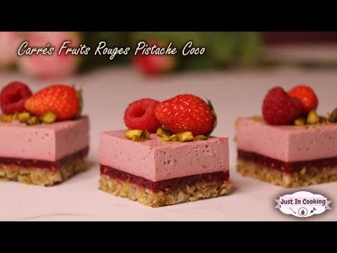 Petits carrés fraises framboises pistache et coco