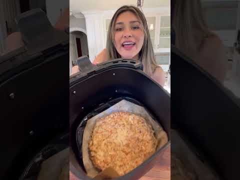 CHICKEN CRUST PIZZA?!😱🍕