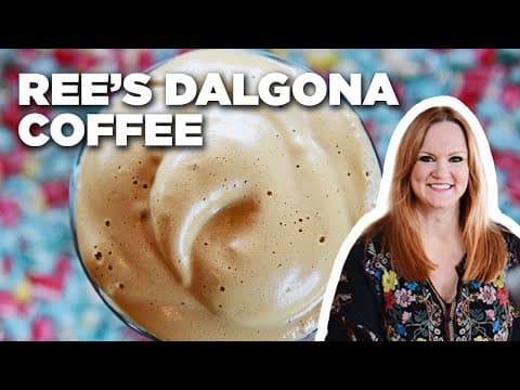 The Pioneer Woman Makes Internet-Famous Dalgona Coffee