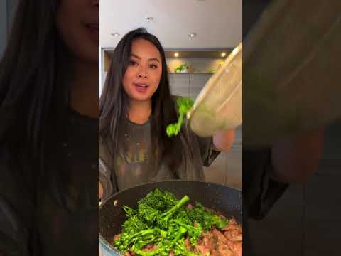 Who else loves one-pot dinner? Beef and Broccoli Noodles