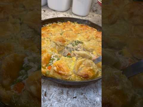 Easy Chicken Pot Pie 🥧