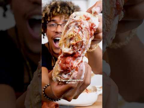 Strawberry Cheesecake Cinnamon Rolls🤤🤤