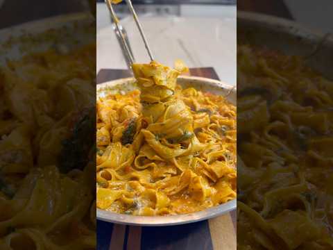 One Pan Creamy Tomato Spinach Pasta 🤤🔥