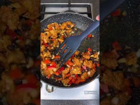 Healthy Macro Friendly Mexican Chicken & Rice! Less than 500 calories!