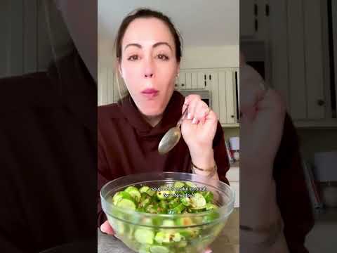 CHILI CRUNCH CUCUMBER SALAD: trust me, you gotta make this 🌶️🥒