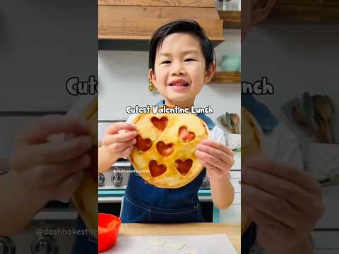 Cute and easy heart tortilla pizza! 🍕❤️