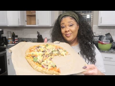 I MADE MY OWN VEGAN CAULIFLOWER CRUST PIZZA !!!