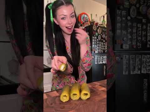 let’s make fried flamin hot pickle cheese sticks 🌶️🧀🥒💋