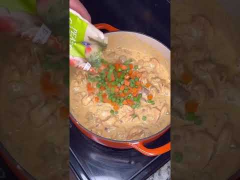 Seafood Pot Pie!! 🥧❤️ Topped off with Cheddar Bay Biscuits ‼️🤤🔥