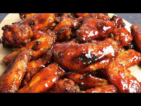 THE BEST HONEY SRIRACHA CHICKEN WINGS