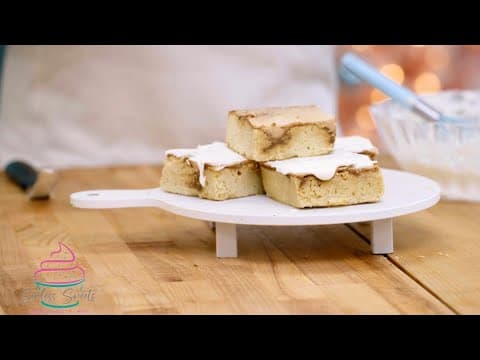 Keto cinnamon roll cake bars!