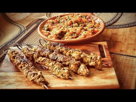 Brochettes marocaines à la marocaine avec salade fraîche - Delicious Marocaine main course with medium difficulty. Perfect recipe converted from YouTube video to PDF format.