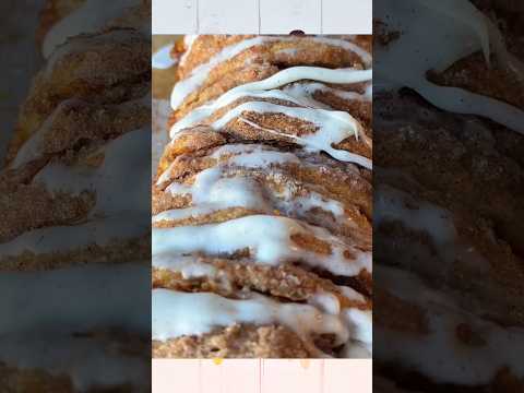 Biscuit dough pumpkin spice pull apart bread