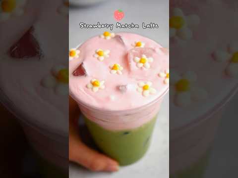 The best strawberry matcha latte you can make in 10 minutes !