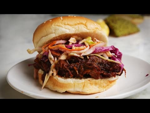 Vegan Pulled Pork Sandwiches