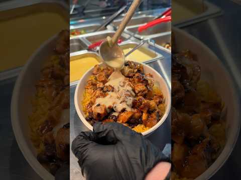 The HONEY CHIPOTLE CHICKEN BOWL from Tacobee’s in Crown Heights, Brooklyn NYC! 🍗🧀🔥