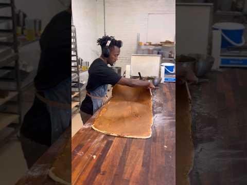 How to make cinnamon filling that doesn’t lick out the dough