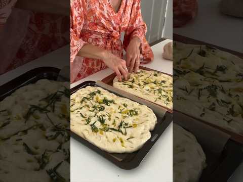 Garlic & Rosemary Fluffy Focaccia