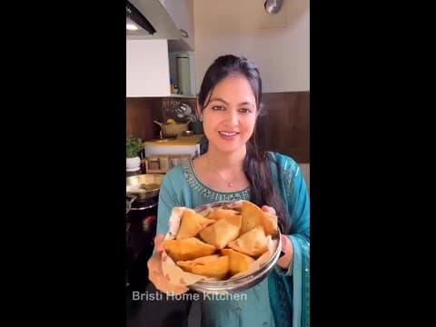 Crispy Bihari Style Samosa & Lasoon Chutney कितने भी सख्त हो, यहा तो पिघलना ही पड़ता है