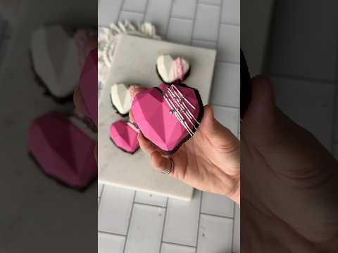 Easy Valentine’s Day treat idea! Fudgey brownie heart gems 💕💎