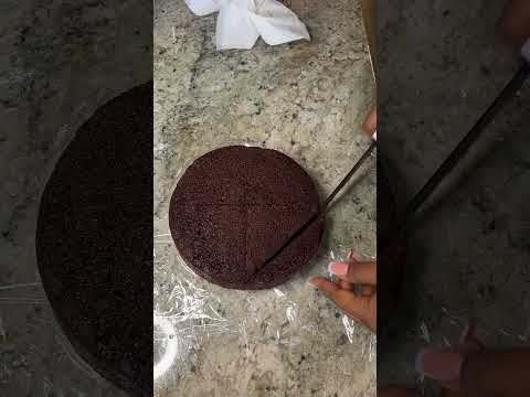 Turn your circle cake into a perfect heart cake 🎂…