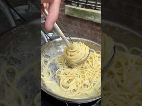 The REAL Alfredo sauce - Italian way
