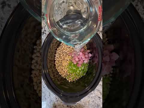 Overnight Slow Cooker Black-Eyed Peas with Ham