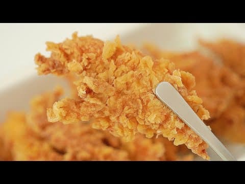 KFC‑Style Crispy Fried Chicken with Sweet‑Spicy Dipping Sauce