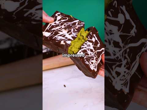 This Dubai Chocolate Bar SNAPS!