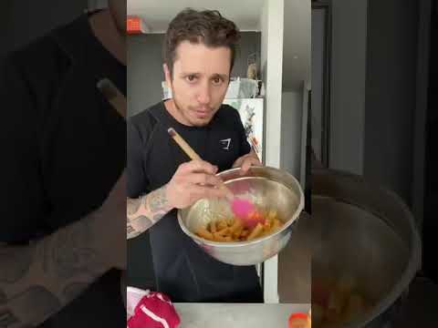 MAKING VIRAL NOODLE CHIPS!!!