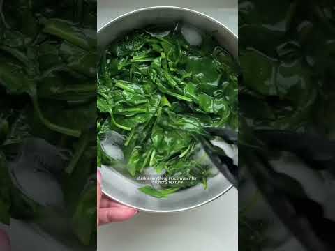 Korean Spinach Namul (Sigeumchi Namul)