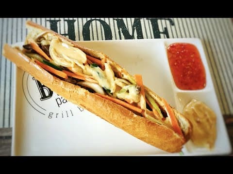 Bánh mì vietnamien au bœuf et mayo épicée